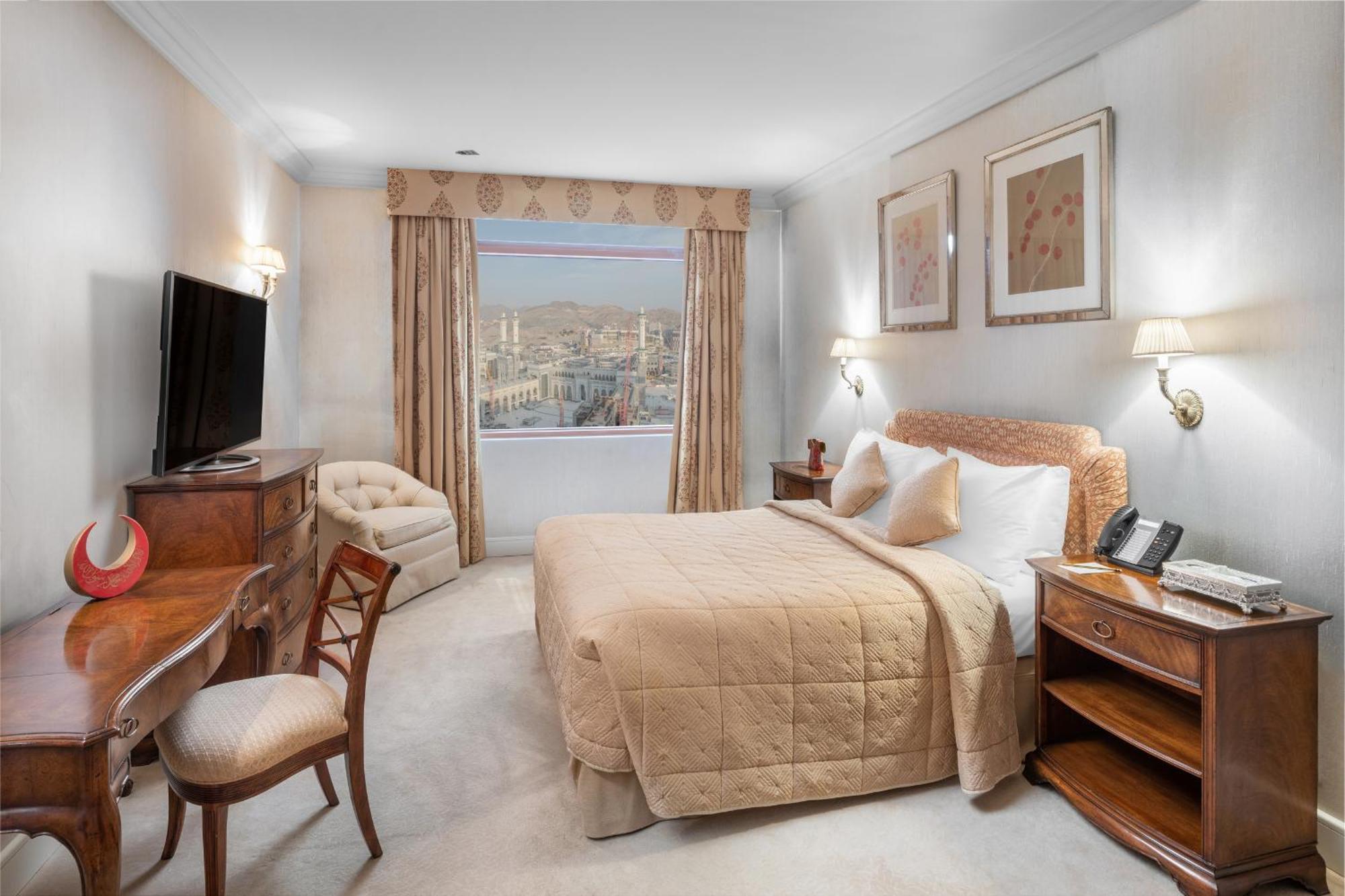 Anjum Makkah Hotel Mekka Szoba fotó A bedroom at the Waldorf Astoria Jerusalem