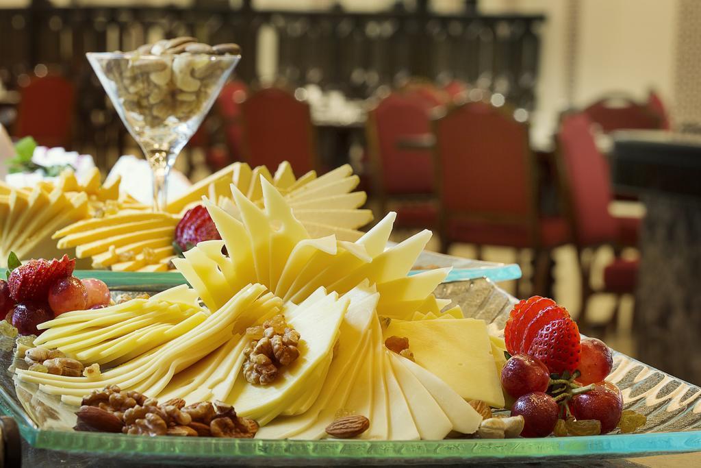 Anjum Makkah Hotel Mekka Kültér fotó Cheese platter